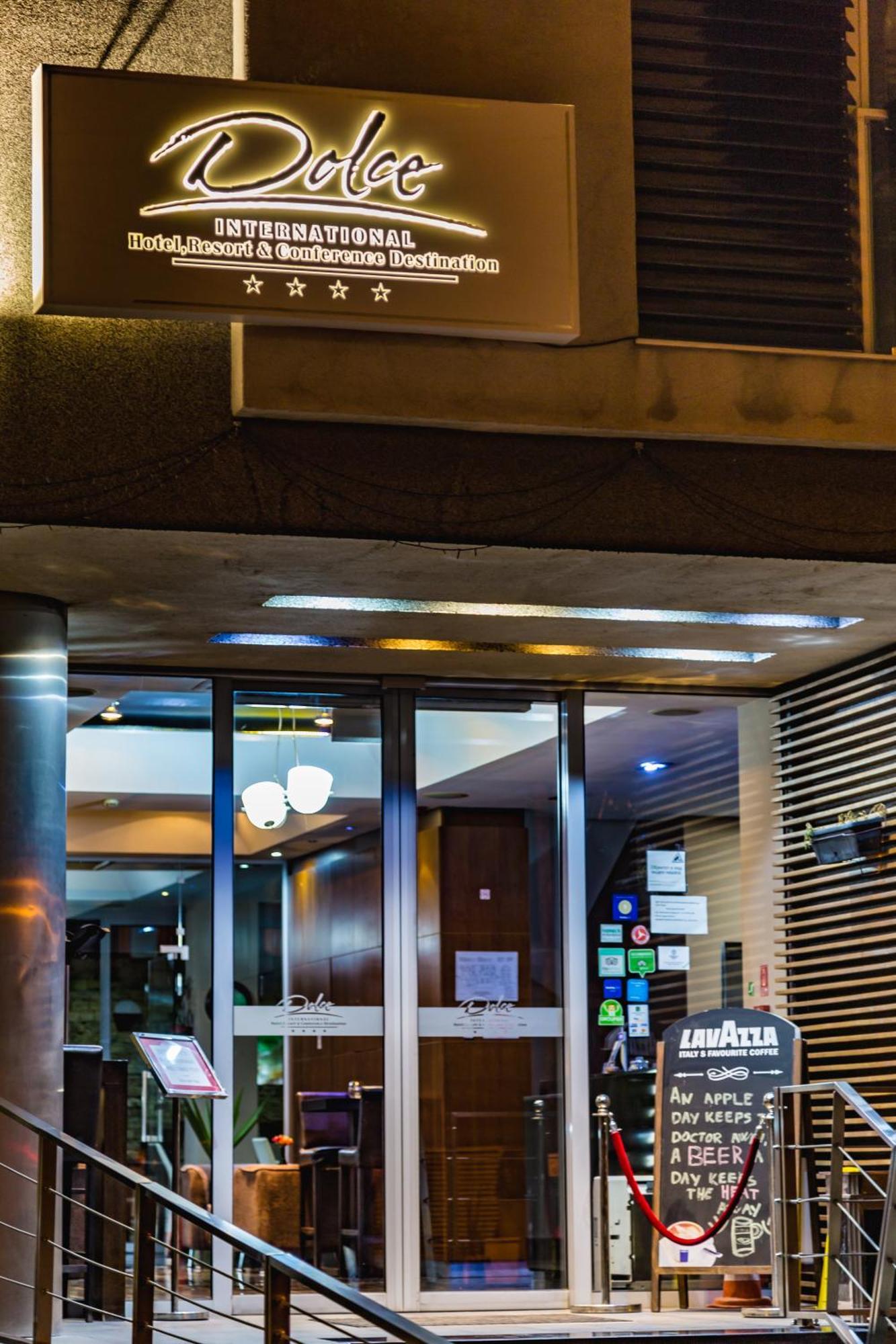 Hotel Dolce International Skopje Exteriör bild