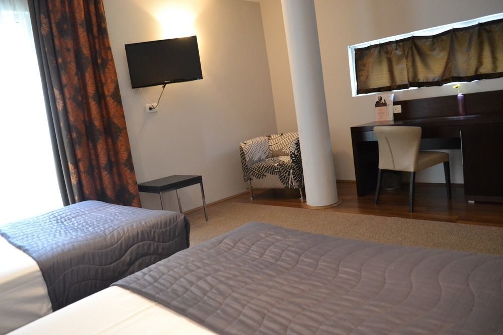 Hotel Dolce International Skopje Exteriör bild